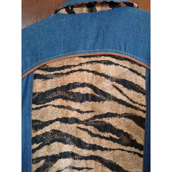 ELCC DENIM TAPESTRY ANIMAL PRINT BLUE JEAN JACKET Size Medium Stretch Unique - Picture 14 of 16